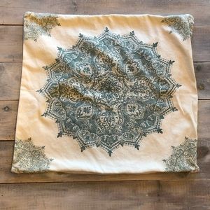 Pottery Barn pillow cover 24x24